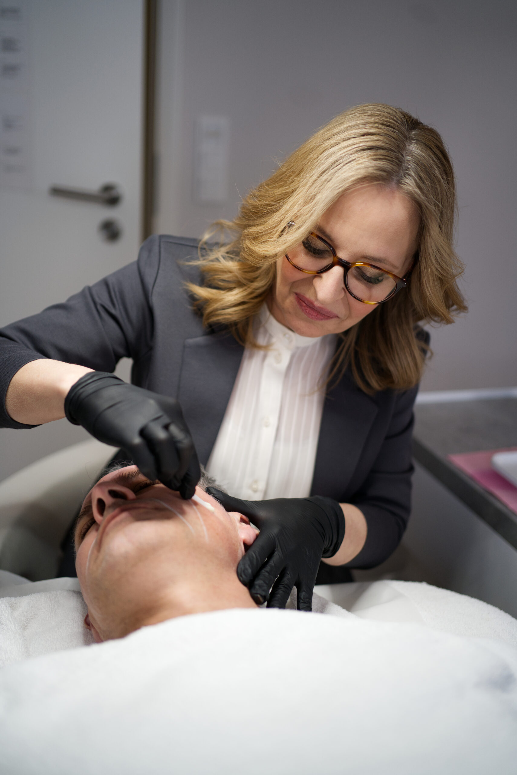 Medizinisches Peeling und intensive Hauterneuerung im bo-Institut Weinheim